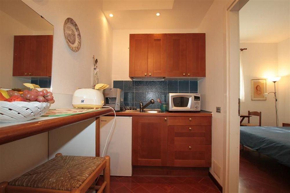 B&B Tana Della Volpe Испра Экстерьер фото