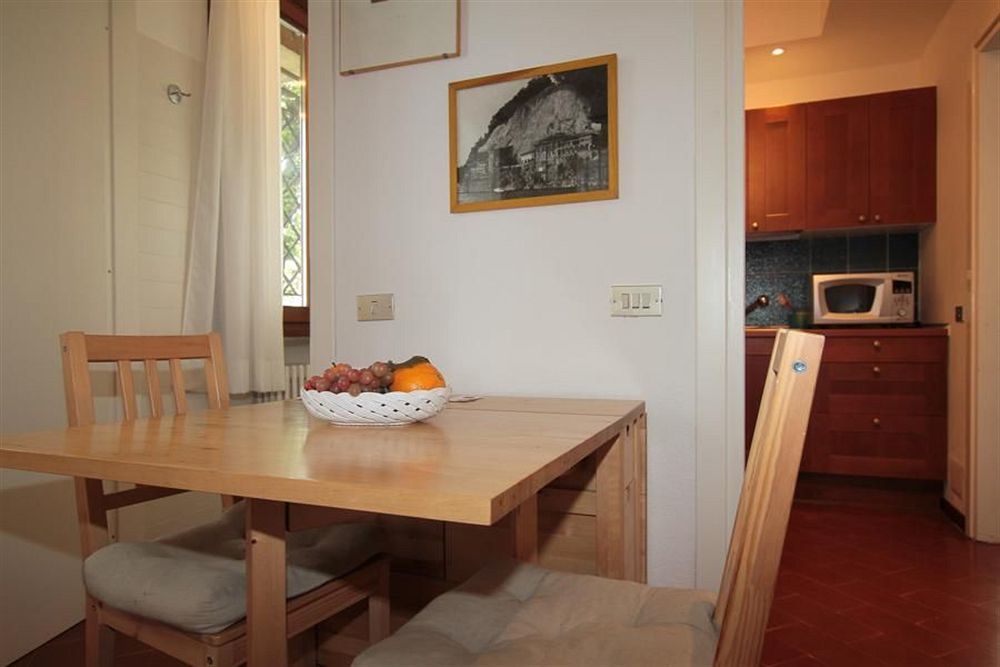 B&B Tana Della Volpe Испра Экстерьер фото